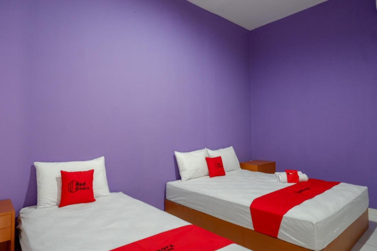 Hotel RedDoorz near Alun Alun Kaliwungu Kendal Brangsong Zewnętrze zdjęcie