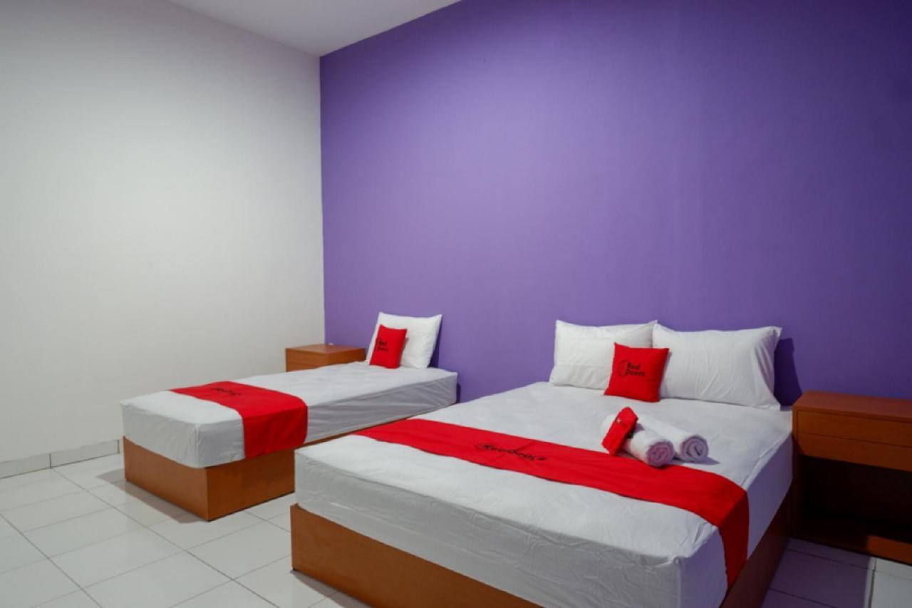 Hotel RedDoorz near Alun Alun Kaliwungu Kendal Brangsong Zewnętrze zdjęcie