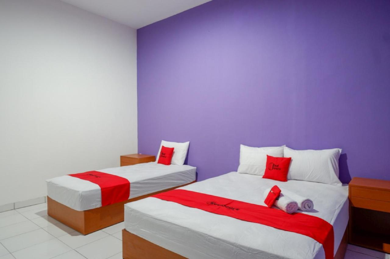 Hotel RedDoorz near Alun Alun Kaliwungu Kendal Brangsong Zewnętrze zdjęcie
